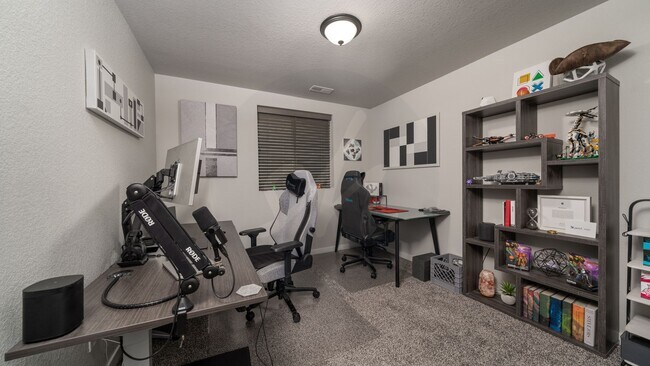 Building Photo - Four Bedroom Rancher in Greenways at Sand Creek