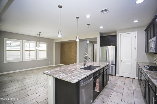 Building Photo - 4116 S Greythorne Way