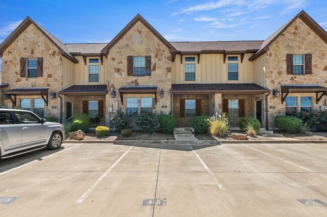 Primary Photo - 415 Goldilocks Ln