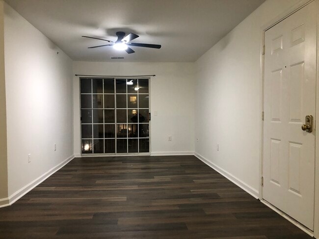 Building Photo - 261 Simpson Ave