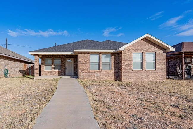 Building Photo - 1121 Laredo Dr
