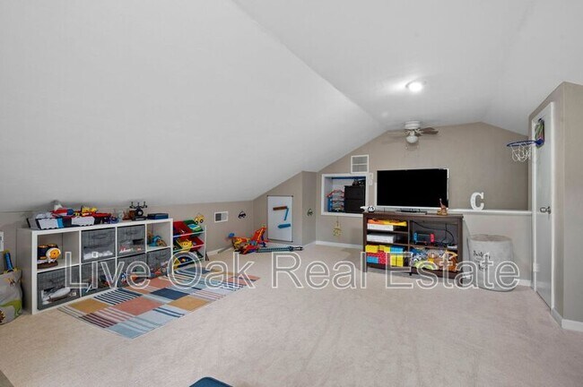 Building Photo - 4505 Wishart Rd