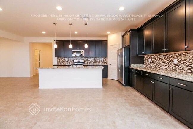 Building Photo - 22475 E Avenida Del Valle Ct