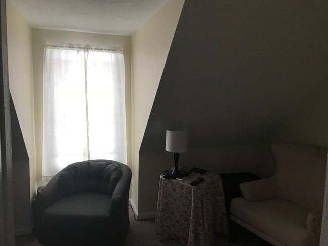 Building Photo - 37 Hodges Ave