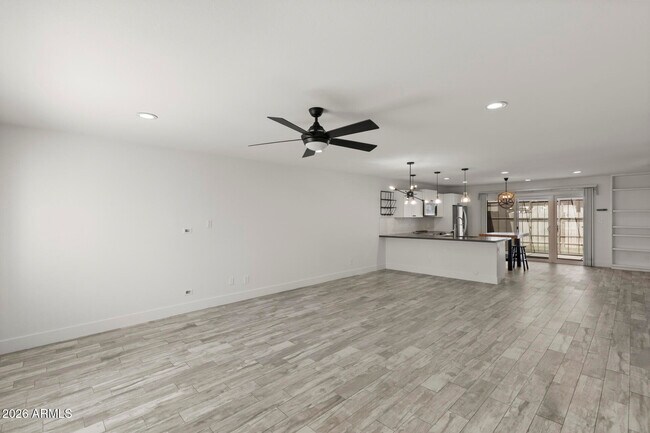 Building Photo - 8348 E Solano Dr