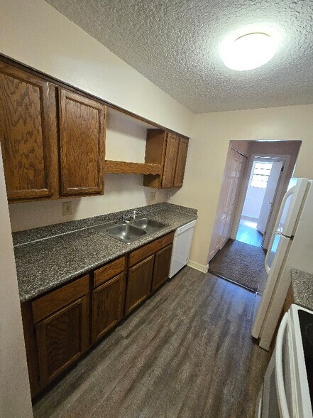 Building Photo - 458 Bentwood Ln