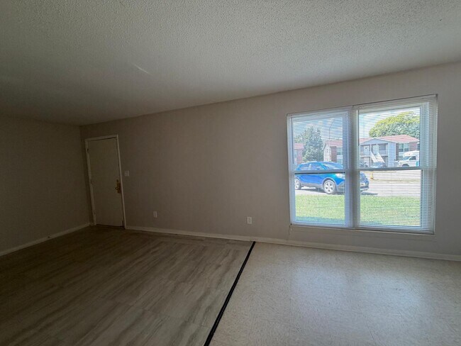 Building Photo - 2218 Jonathan Dr NW