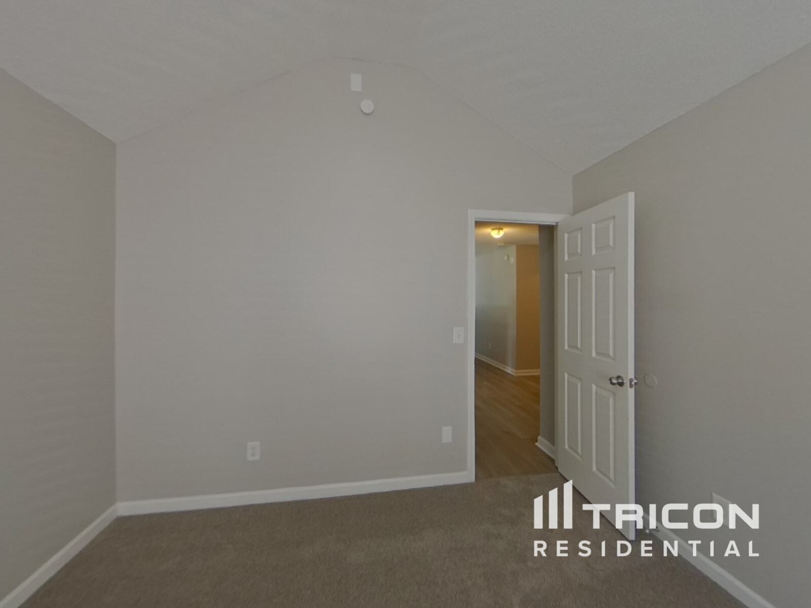 Building Photo - 3802 Rosebud Park Dr