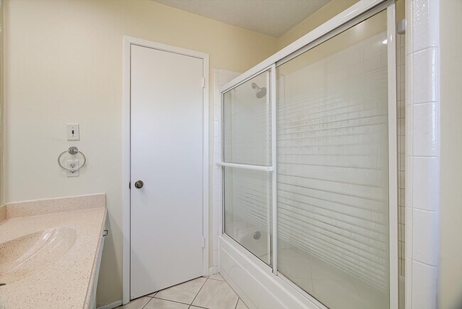 Building Photo - 2807 Planters St