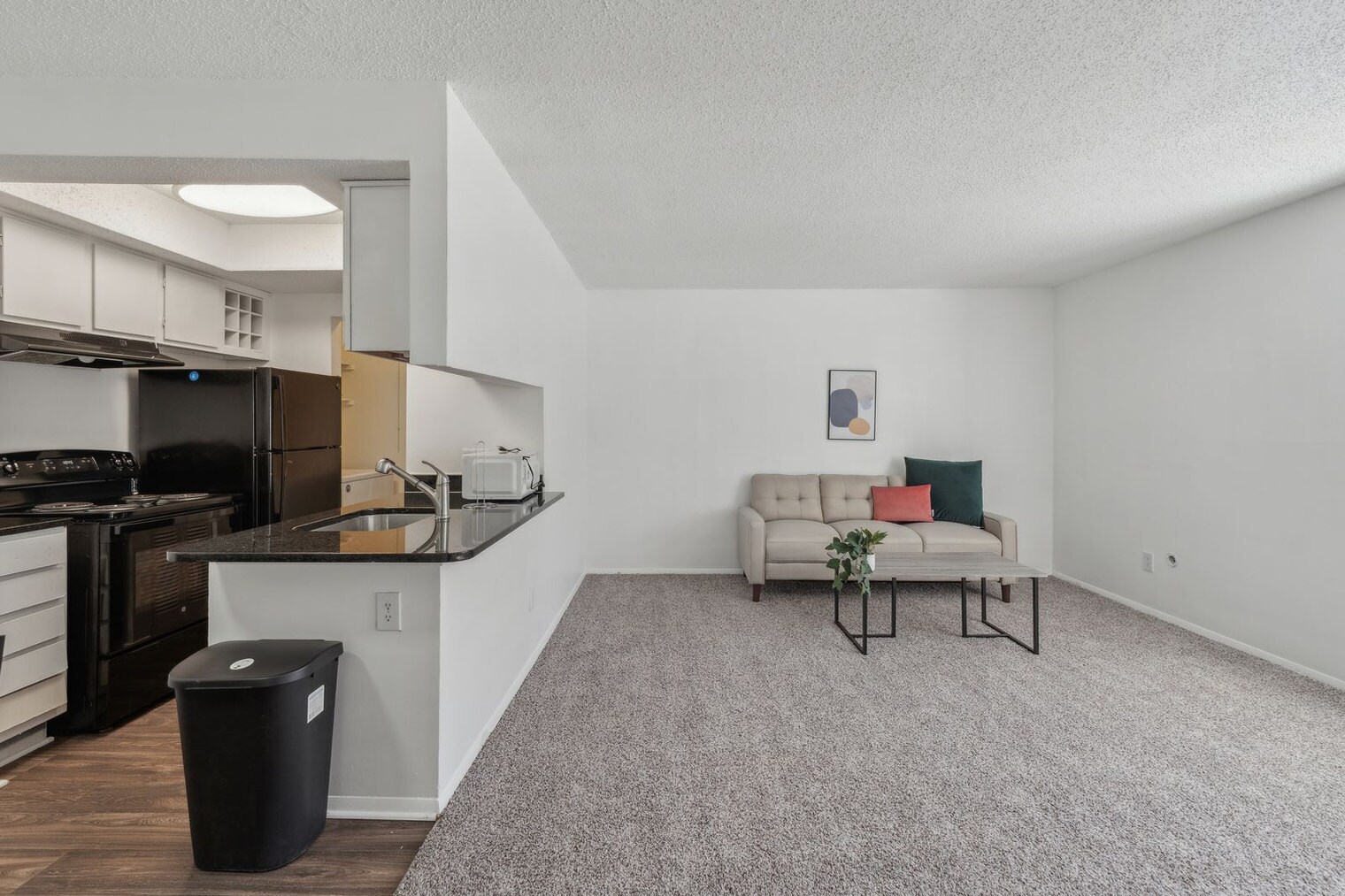 Building Photo - 3027 Northwood Dr