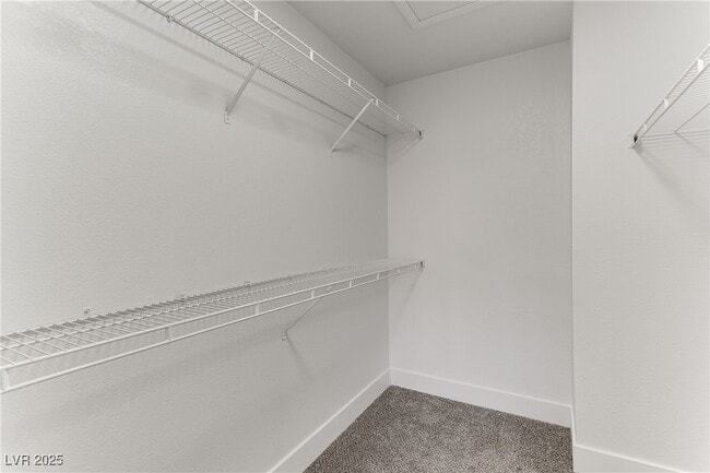 Building Photo - 2819 Briar Knoll Dr