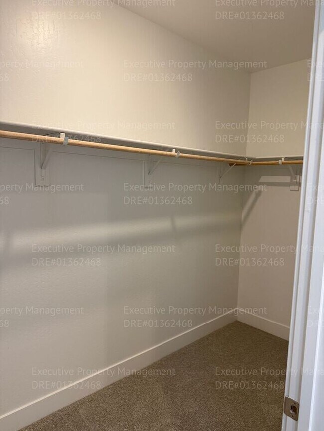 Building Photo - Newly constructed 3 bedroom/ 3 bathroom ho...