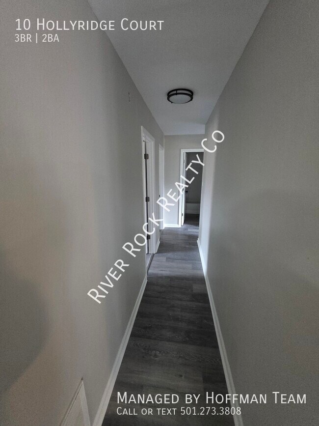 Building Photo - 10 Hollyridge Ct