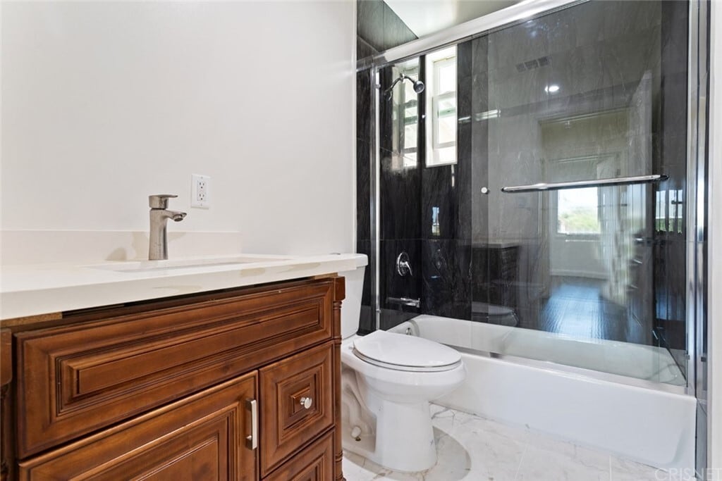 Building Photo - 7742 Bakman Ave