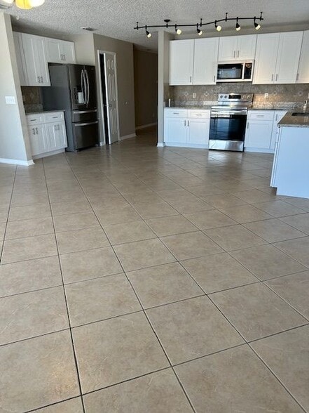 Building Photo - 15181 Sugargrove Way