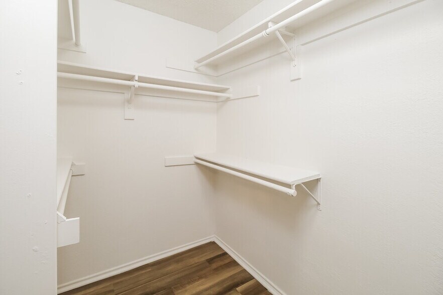 Building Photo - 4209 Vincent Terrace