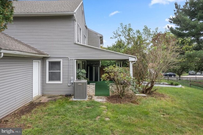 Building Photo - 1578 Yeakel Way