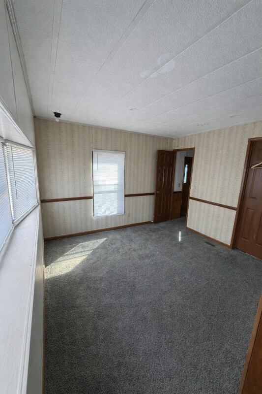 Building Photo - 905 W 37th Ave