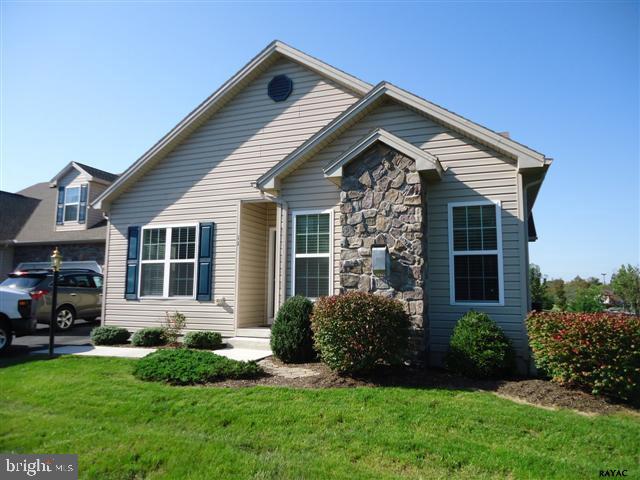 Building Photo - 11 Ivy Ln