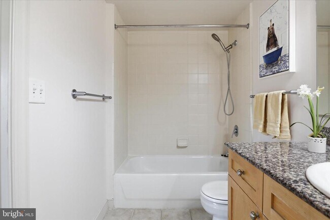 Building Photo - 777 7th St NW