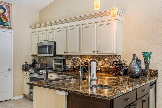 Building Photo - 130 Shipwreck Rd