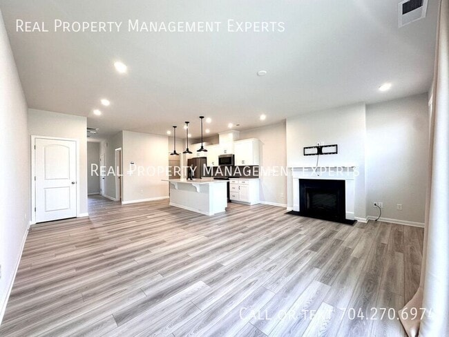 Building Photo - 4408 Iron Oak Ln