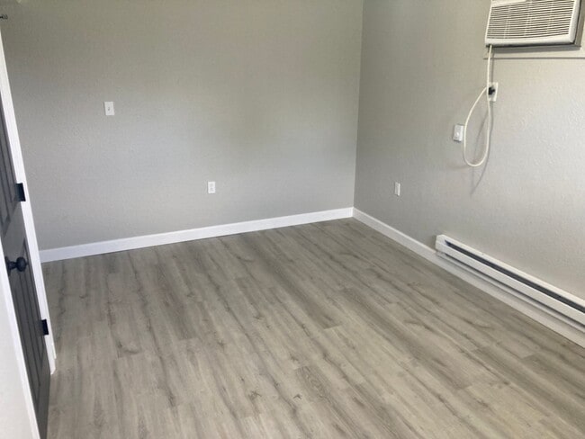 Building Photo - 1 Bedroom 1 Bathroom Apartment!