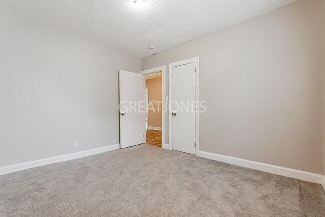 Building Photo - NOW OFFERING HALF OFF THE FIRST FULL MONTH...