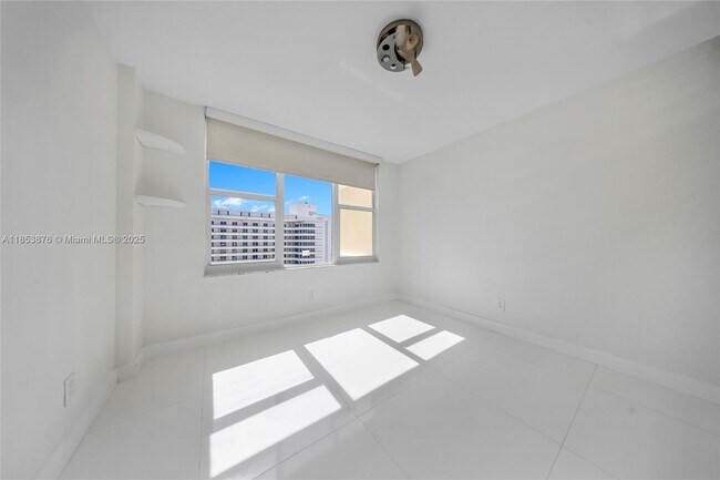Building Photo - 5600 Collins Ave