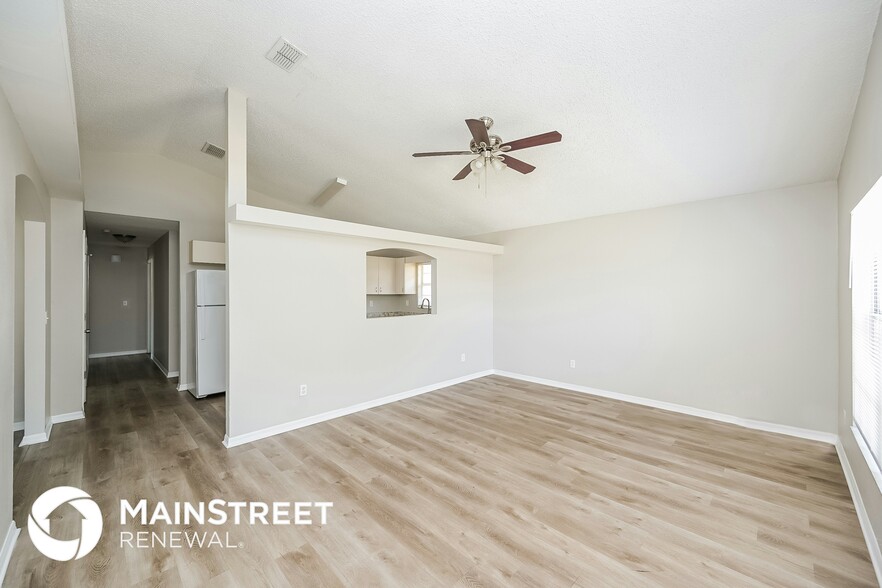 Building Photo - 1246 33rd St S