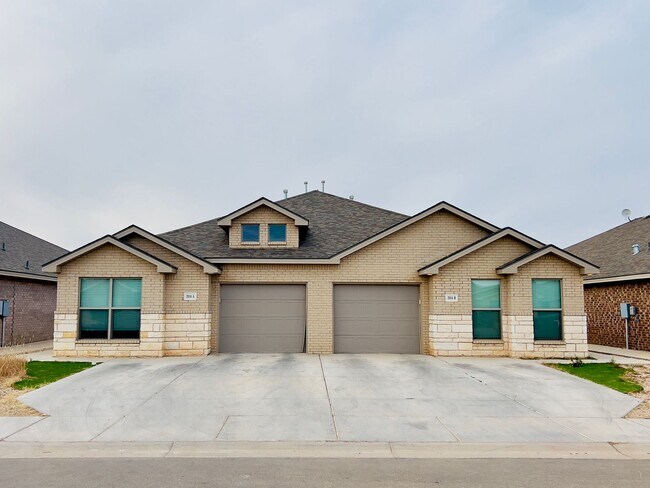 Primary Photo - Charming Townhome!