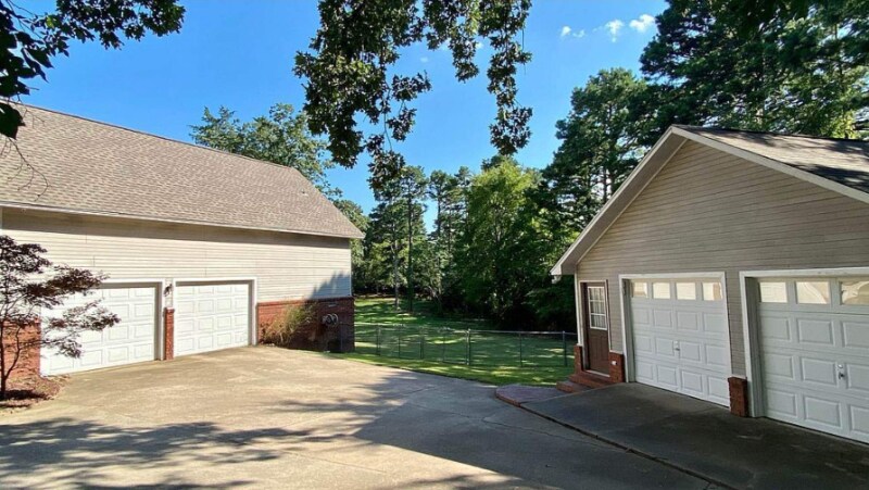 Building Photo - 11 Henry Ct