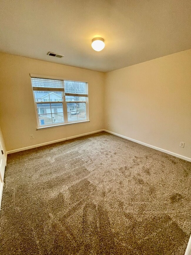 Building Photo - 244 Village Creek Way