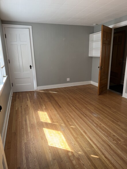 Building Photo - 395 Meigs St