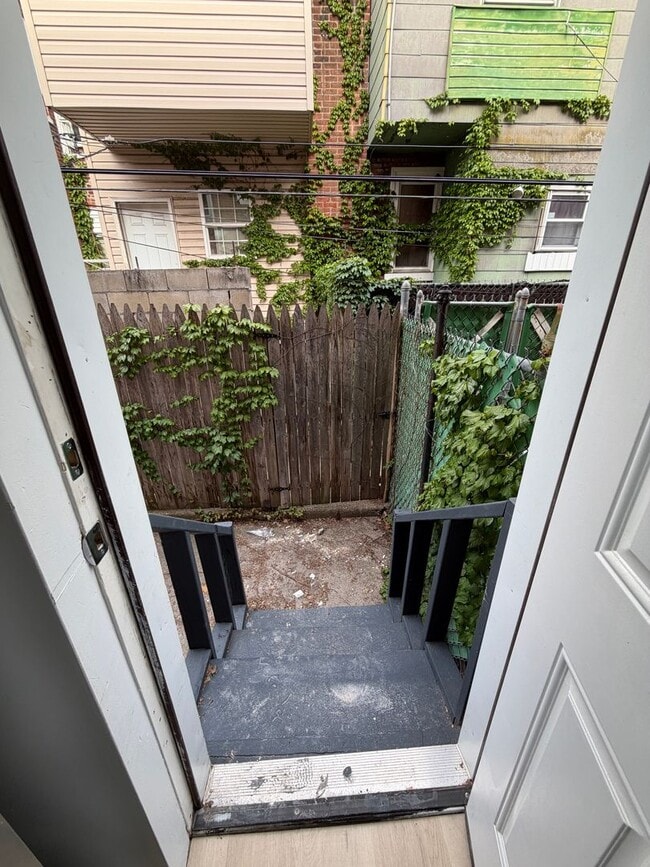Building Photo - Charming 2BR/1Bath House! Section 8 ONLY!