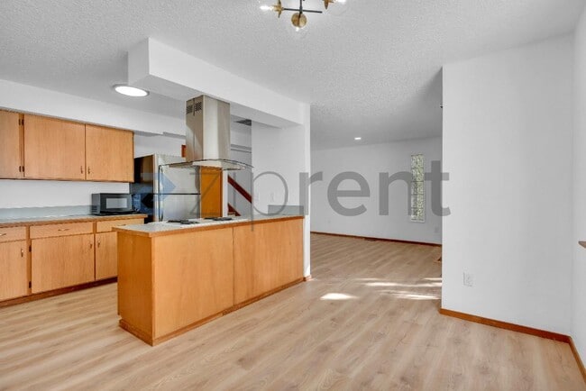 Building Photo - 264 Cervantes Cir