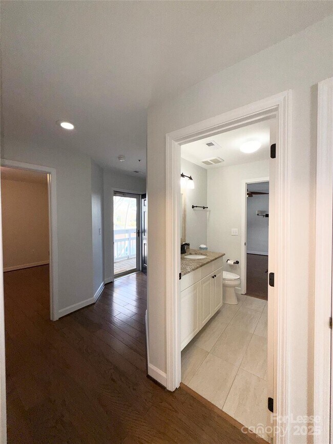 Building Photo - 1133 Torrence Cir