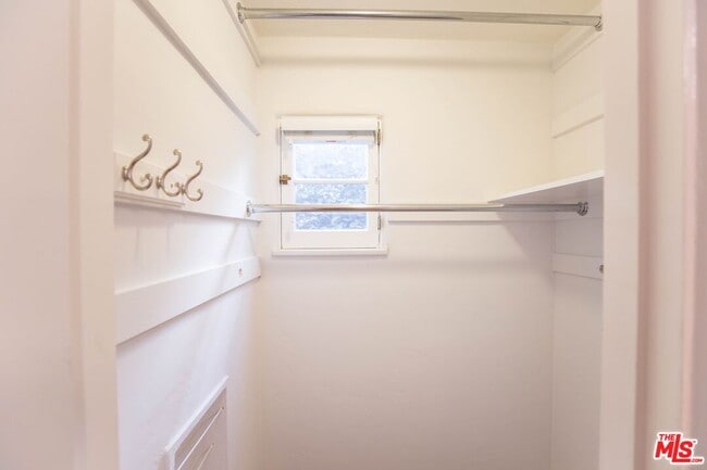 Building Photo - 2230 Midvale Ave