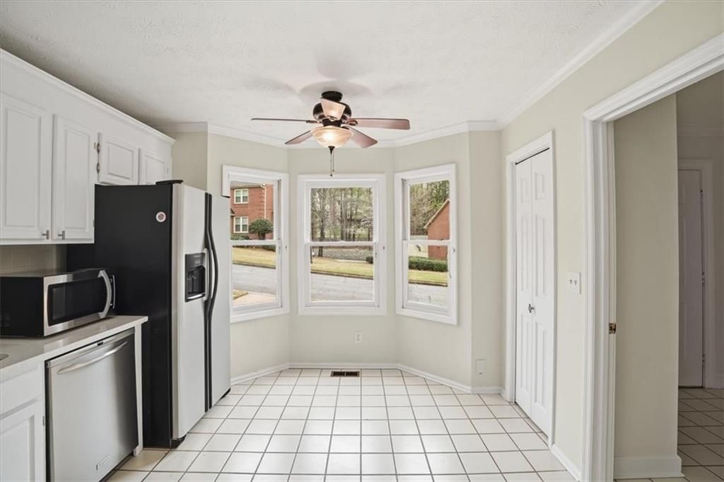 Building Photo - 2600 Holcomb Springs Dr