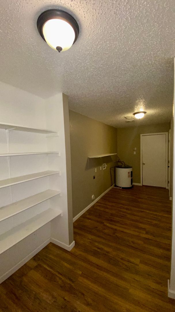 Building Photo - Beautiful Home in Established Neighborhood