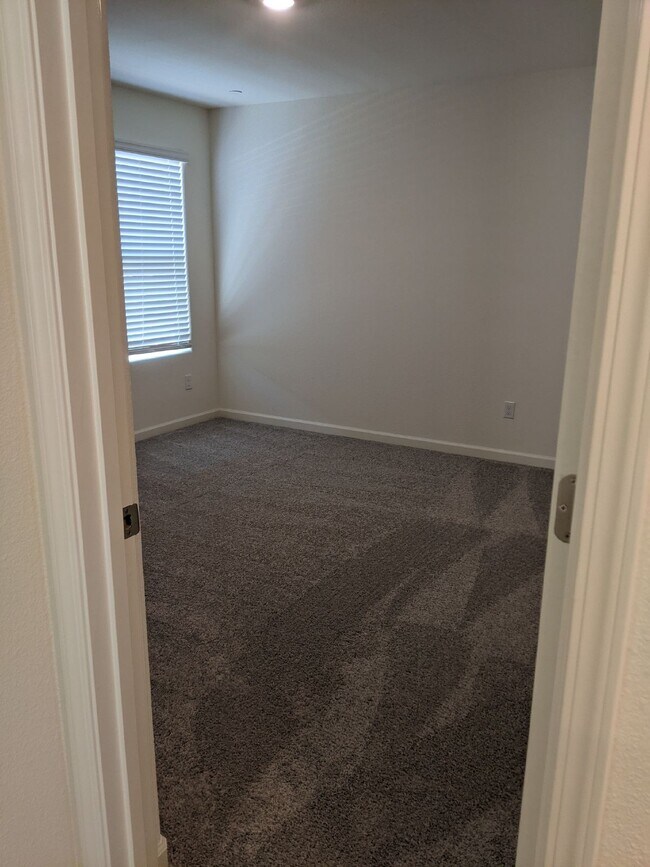 Building Photo - $250.00 OFF FIRST MONTH'S RENT!  Ready Now...