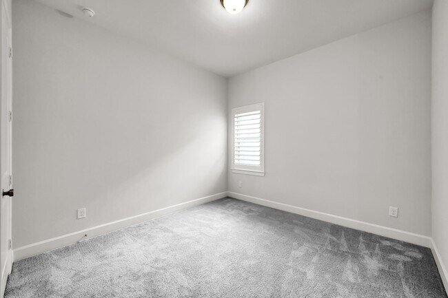 Building Photo - 32336 Noble Crk Dr