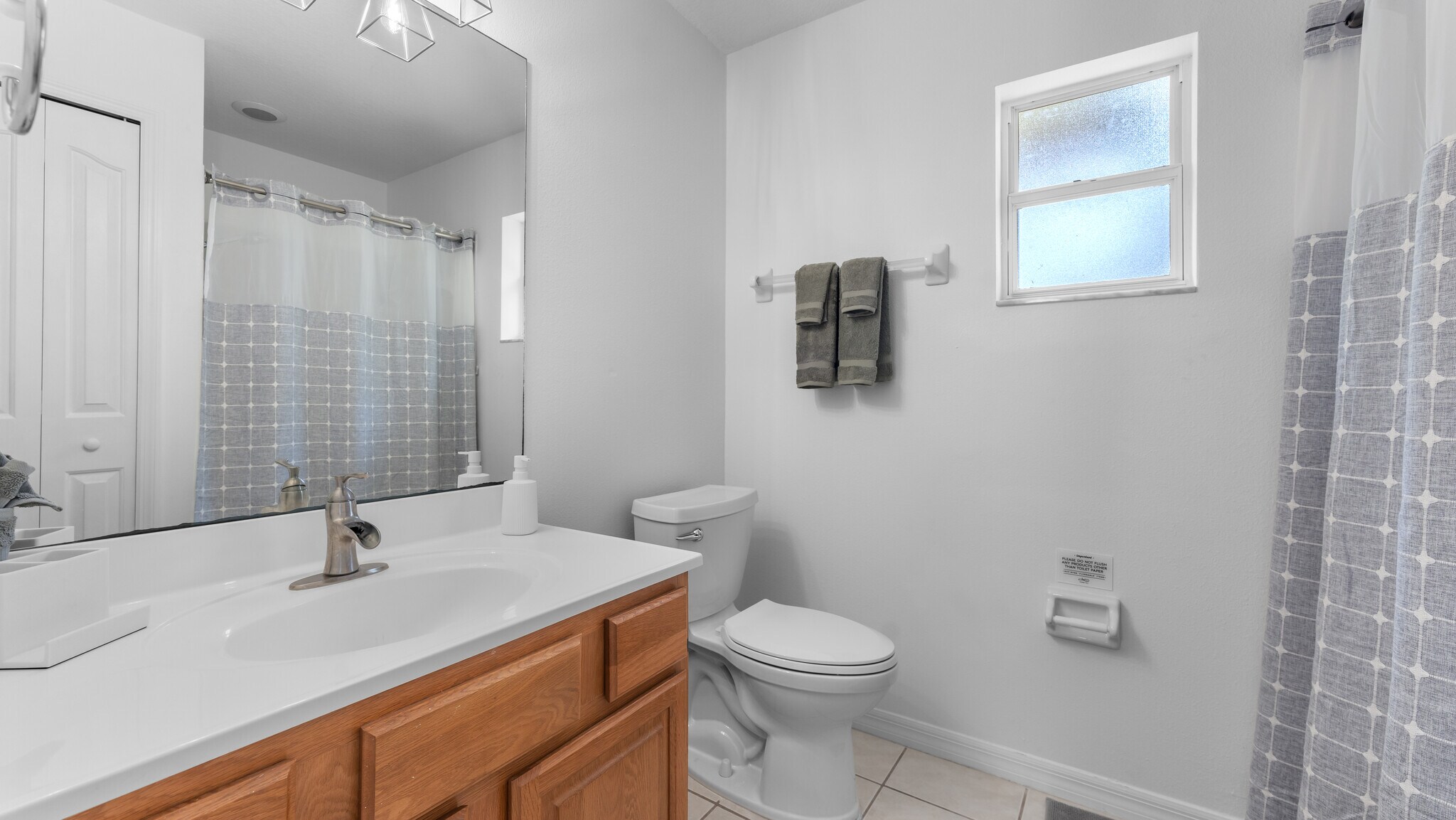 Primary Bedroom En Suite - 612 Oakwood Pl