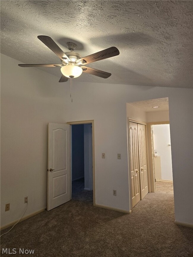 Building Photo - 355 Village Pointe Dr