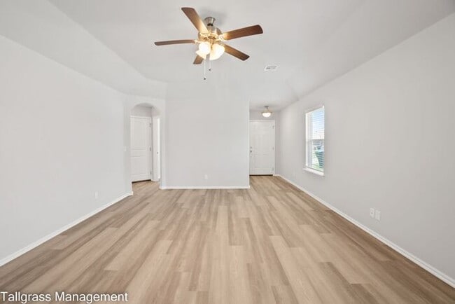 Building Photo - 4/2/2 Home in Sand Springs | MOVE IN SPECIAL!