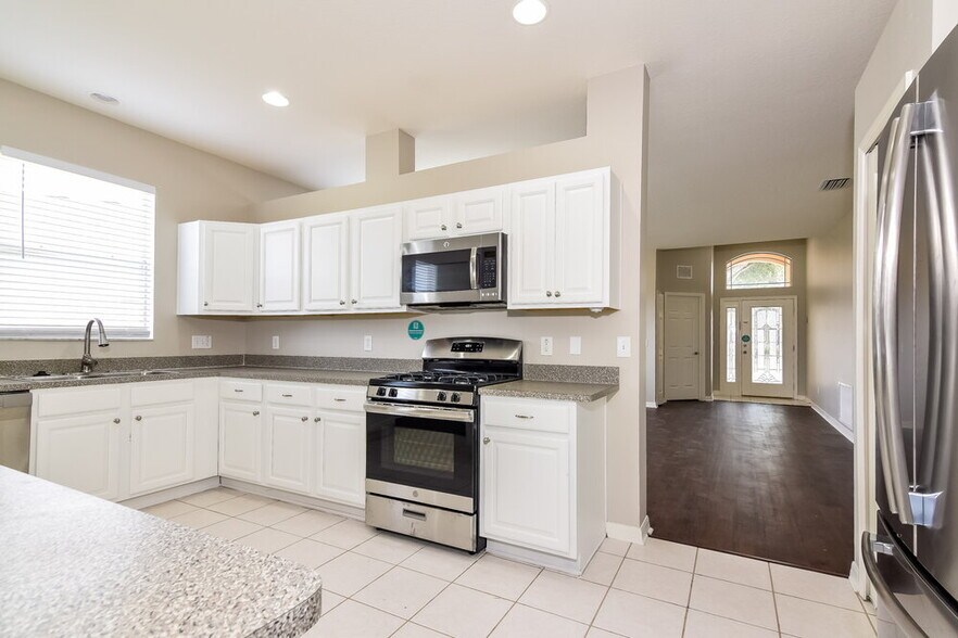 Building Photo - 7936 Terrace Ridge Dr