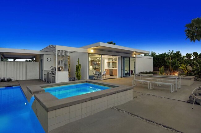 Primary Photo - Mid-Century Steel Oasis in Palm Springs
