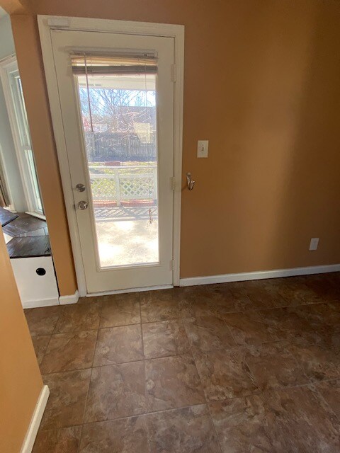 Building Photo - 5381 Lynbrook Landing