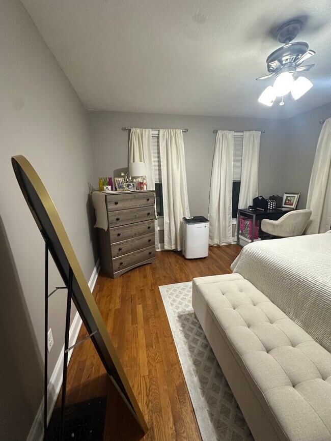 Building Photo - 314 Pleasant St