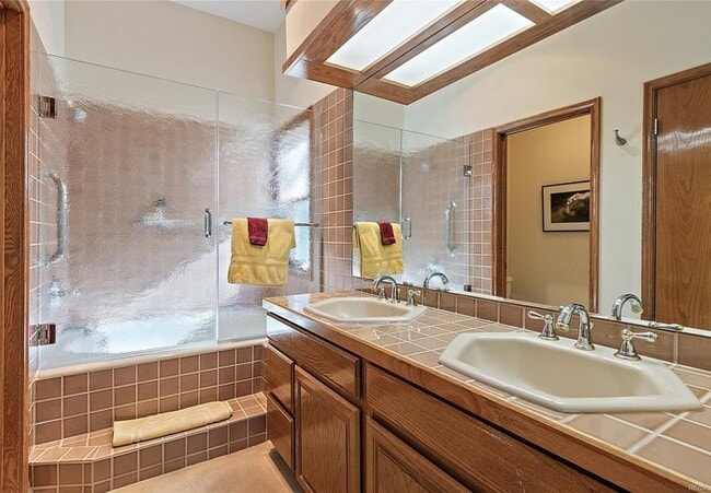 Building Photo - Executive 2BR/3BA Condo with Mountain View...